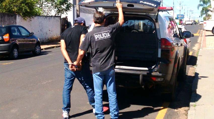 POLICIA