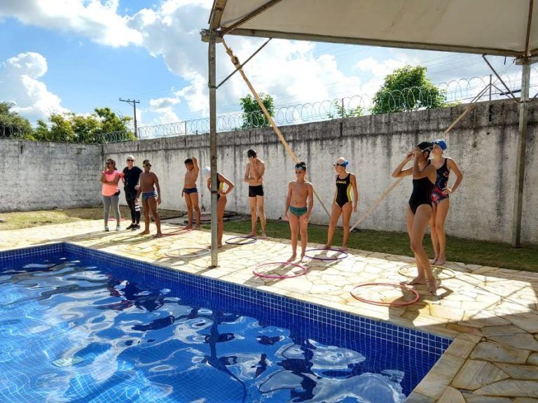 PISCINA01