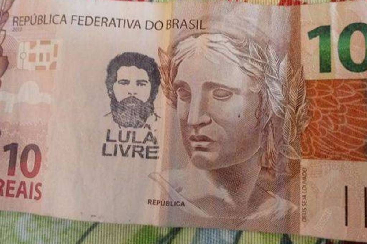 LULA-LIVRE