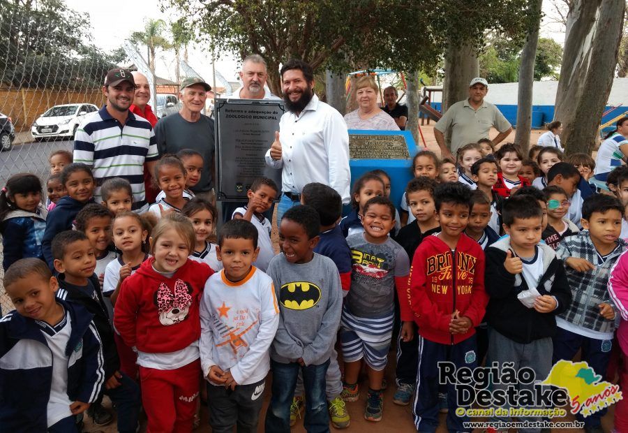 Prefeito Juninho Rogante participou do descerramento da placa inaugural