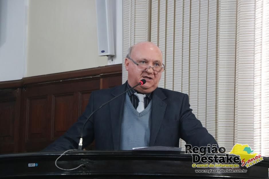 POLÍTICA | Robertinho questiona programação do Dia Municipal de Combate à Intolerância Religiosa