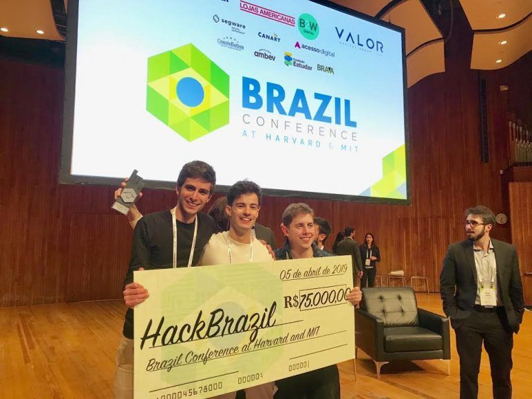 GERAL | Alunos da USP criam software que prevê risco de doenças crônicas  