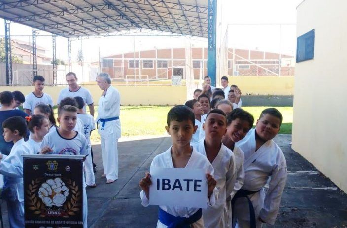 ESPORTE | Escolinha de Ibaté participa da 36° Copa Américo Brasiliense de Karatê