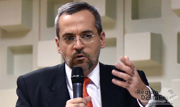 MINISTRO-MEC