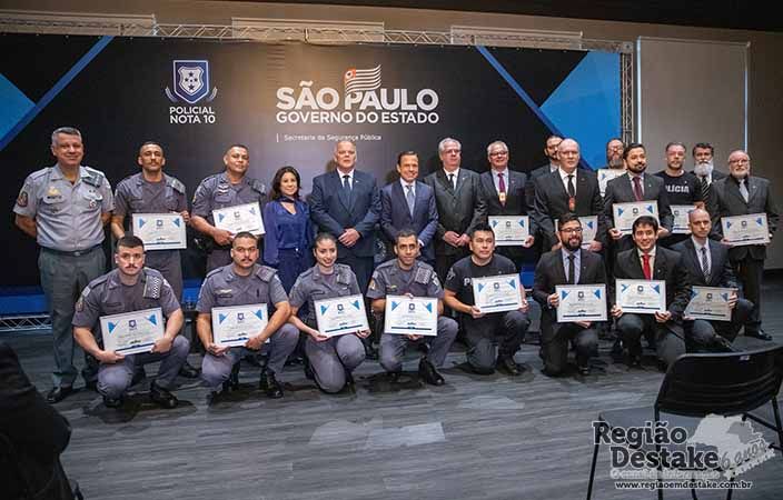 POLICIAL