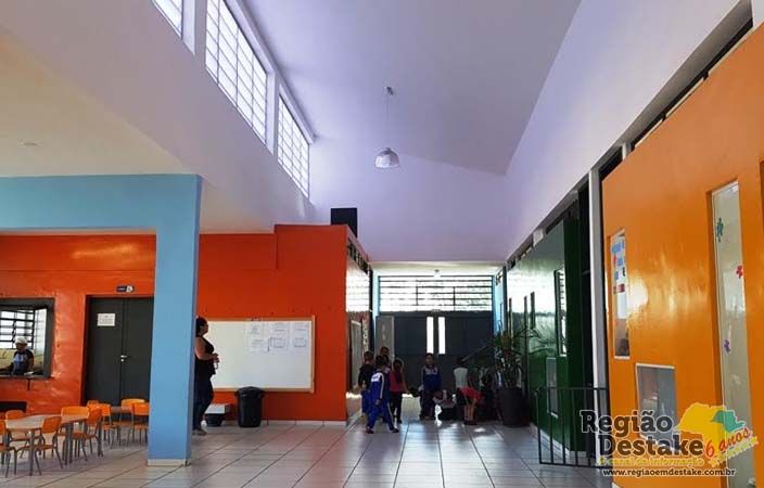 ESCOLA006