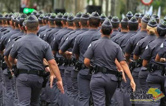 POLICIAIS