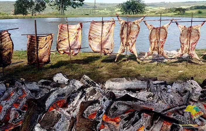 COSTELA-CORDEIRO