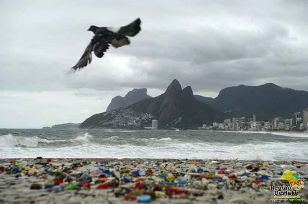 lixo-no-mar