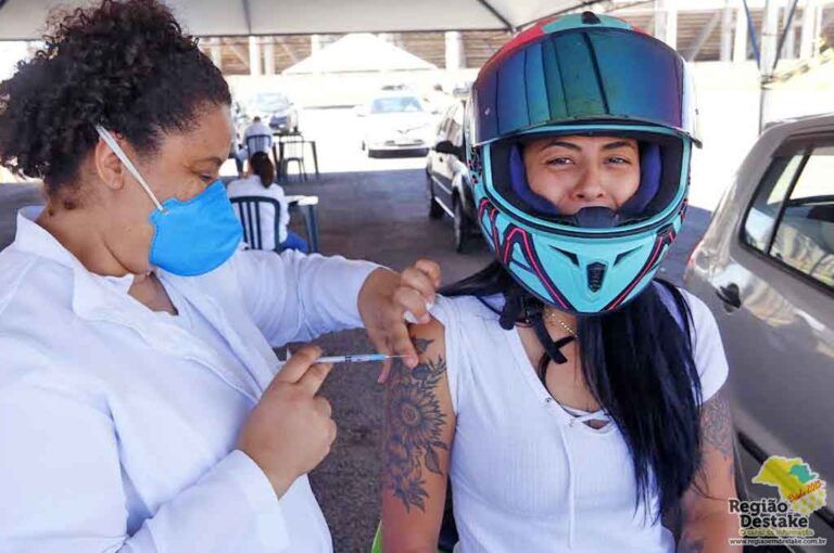 VACINA1211-ARARAQUARA