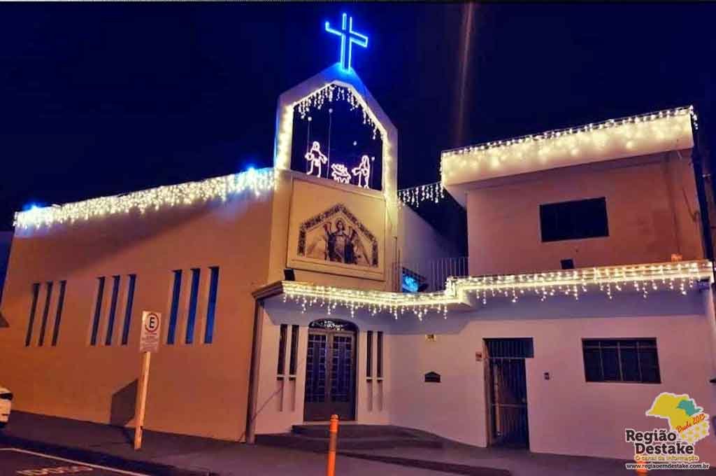 RELIGIÃO | Paróquia São Miguel realiza pela 1ª vez, iluminação de Natal na  fachada da Igreja Matriz – Região em Destake