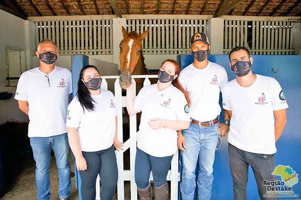 EQUOTERAPIA