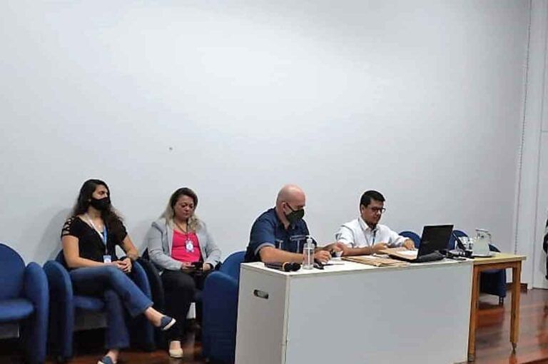 LICITAÇÃO-TRANSPORTE