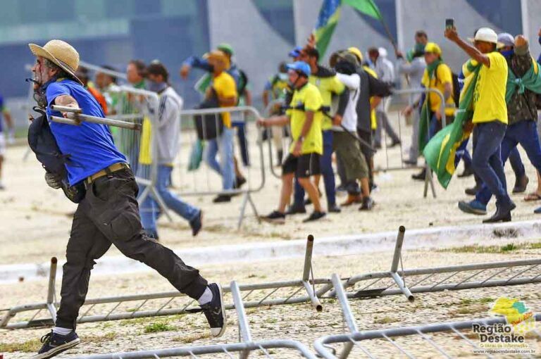 2MANIFESTT