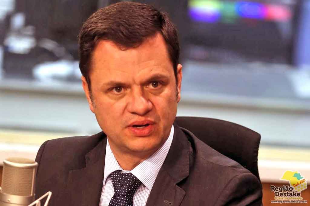 ex-ministro