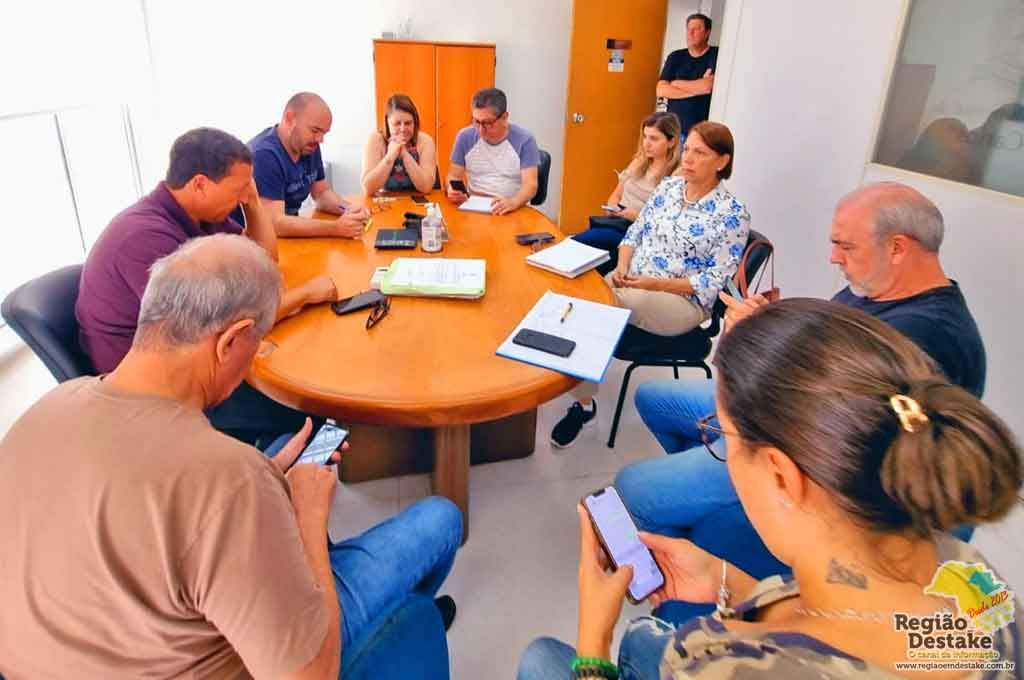 REUNIAO