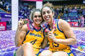 Sossô-e-Aline-comemoram-a-conquista-no-México---Foto-CBB-(1)