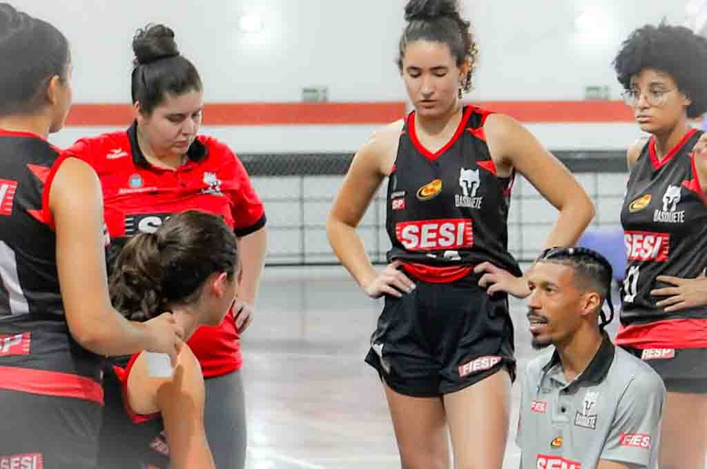 Sesi Araraquara vence a terceira seguida no Paulista de Basquete