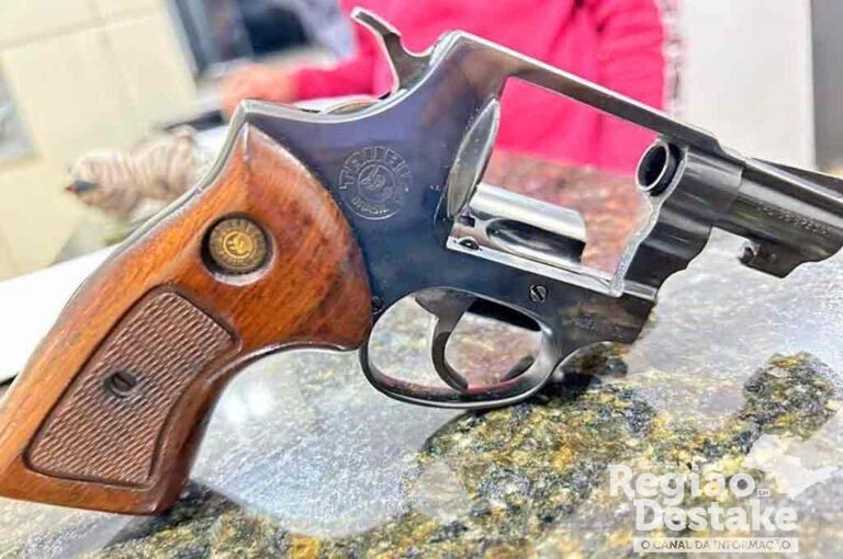 REVOLVER