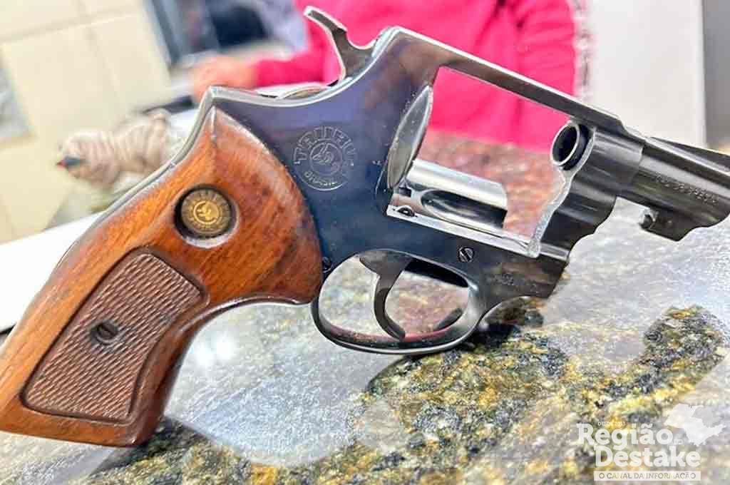 REVOLVER