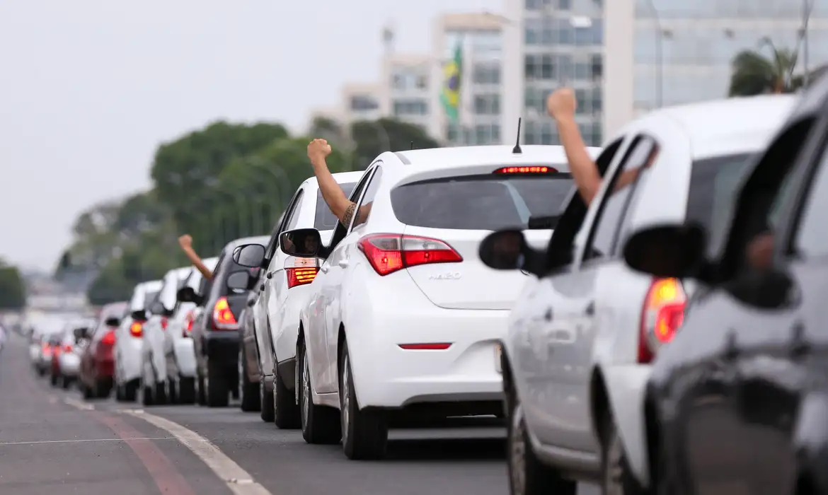 PLqueregulaatividadedosmotoristasdeaplicativosganhamaistemponaCmara_0527181001733257330.webp
