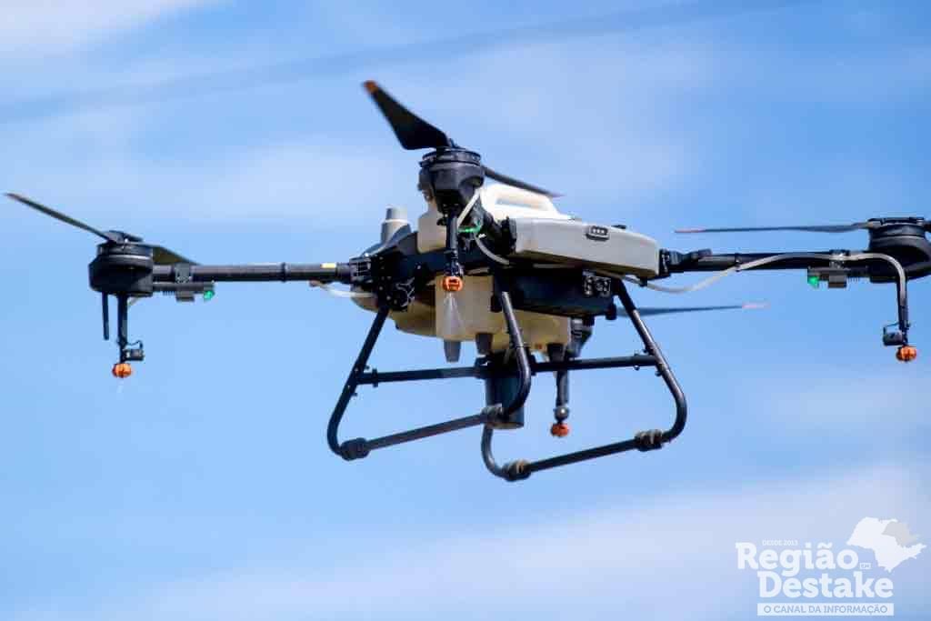 DRONES03