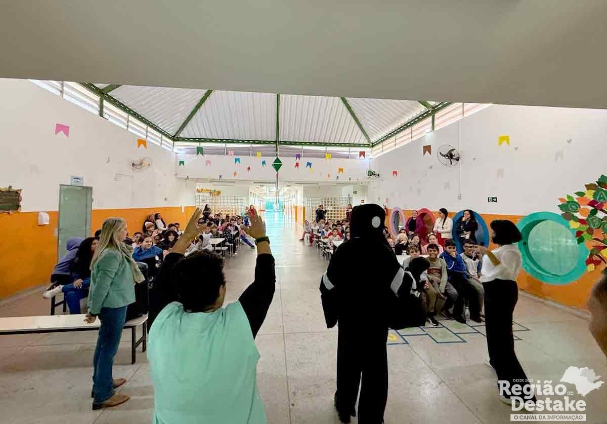 ESCOLA06