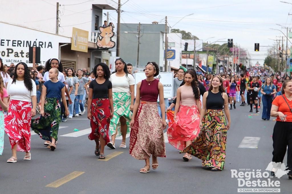 desfile-132-anos-de-ibat_54608685532_l