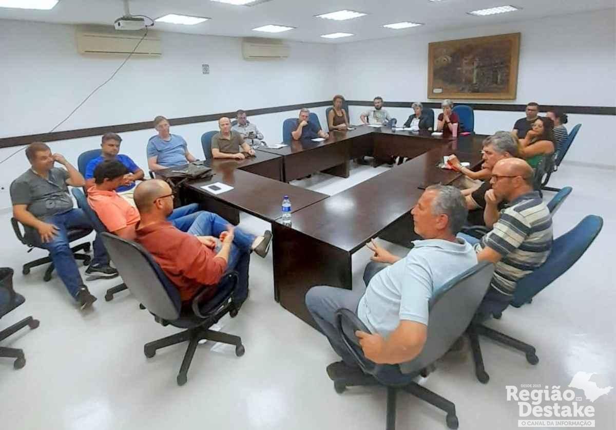 derike-reuniao