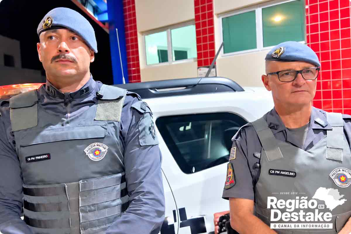 POLICIAIS-01