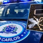 Mulher de 38 anos foi presa por suspeita de tráfico de drogas após a Guarda Municipal encontrar 25 pedras de crack e dois celulares durante abordagem em São Carlos.