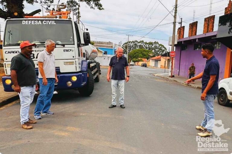 Construção de lombofaixa nos acessos ao parquinho do Jardim Cruzado em Ibaté